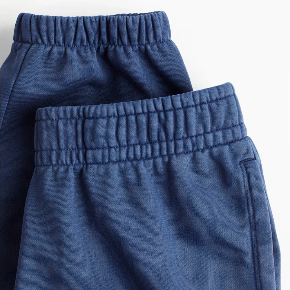 H&M CREW-NECK SWEATSHIRT & JOGGERS - Picture 4 of 13